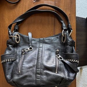 Makowsky Elegant Black Leather Handbag